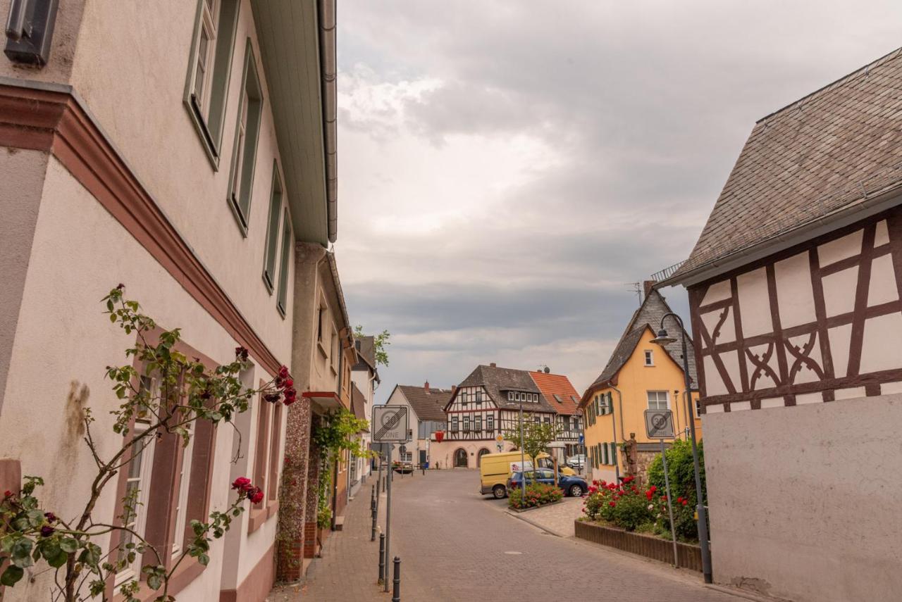 Designer Unterkunft In 15. Jahrhundert Altbau 75 M² Fuer Max. 4 Personen Apartment Eltville am Rhein Bagian luar foto