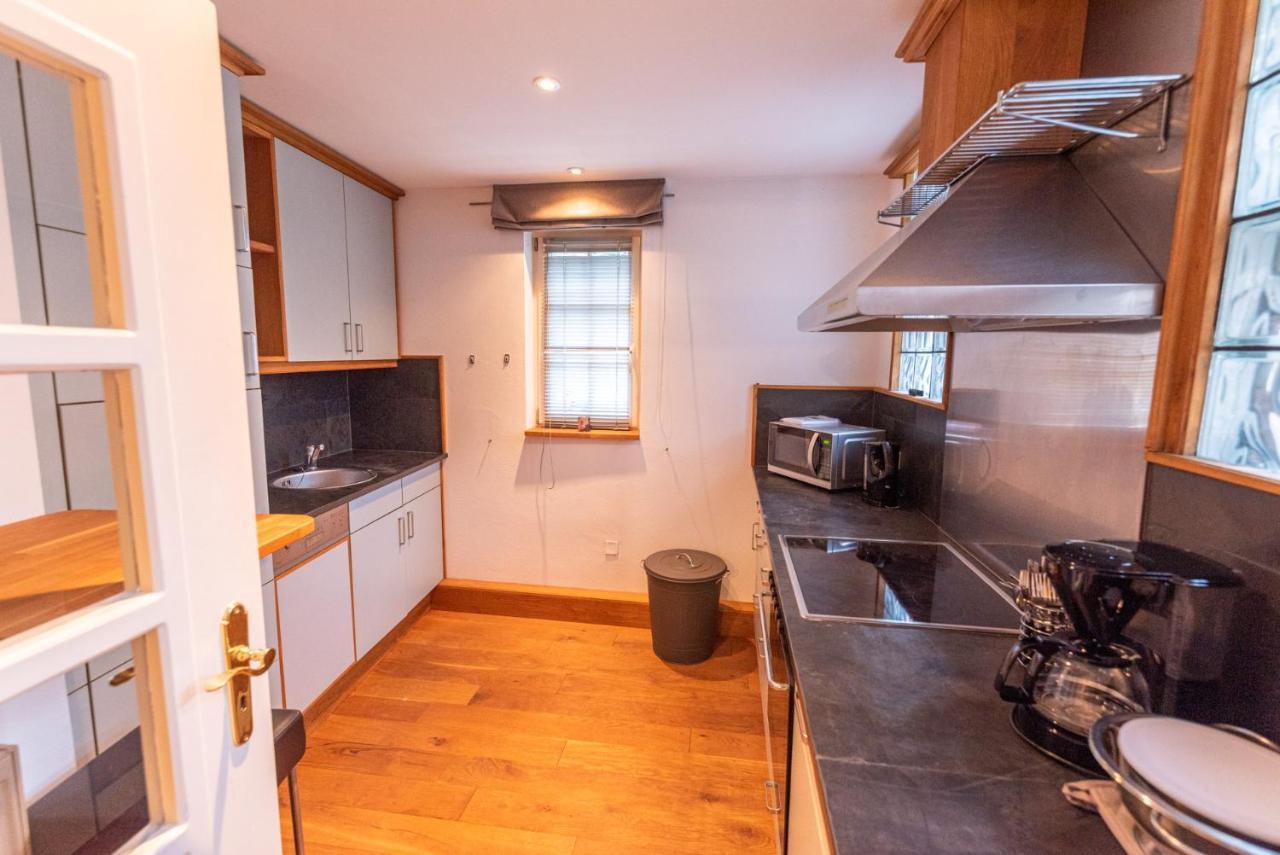 Designer Unterkunft In 15. Jahrhundert Altbau 75 M² Fuer Max. 4 Personen Apartment Eltville am Rhein Bagian luar foto